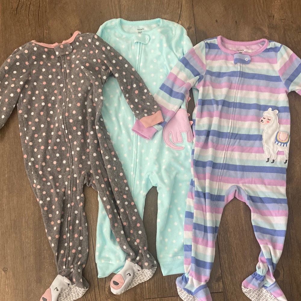 Baby Girls Carter’s fleece pajama set of 3 bundle lot size 24 months/2t